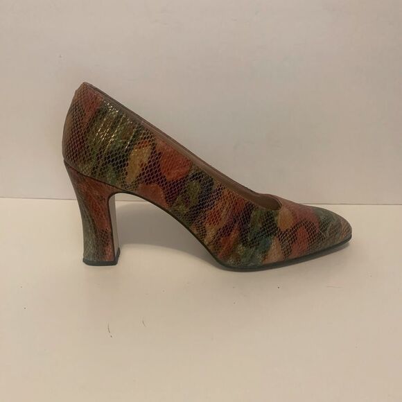 Valerie Stevens Shoes - Valerie Stevens tri-colored reptile dress pumps